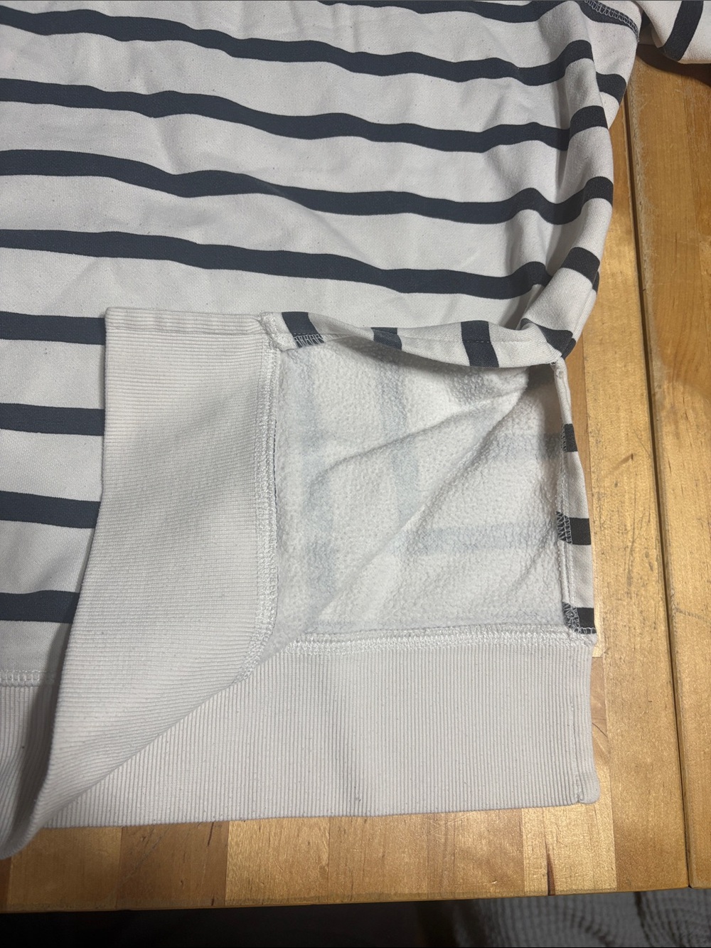H&M MAMA Maternity Pullover Sweatshirt - Picture 5 of 9